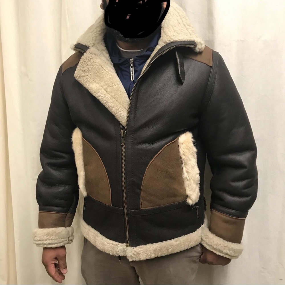 Brown shearling custom. Size Medium. Super warm. Pockets need repairing.